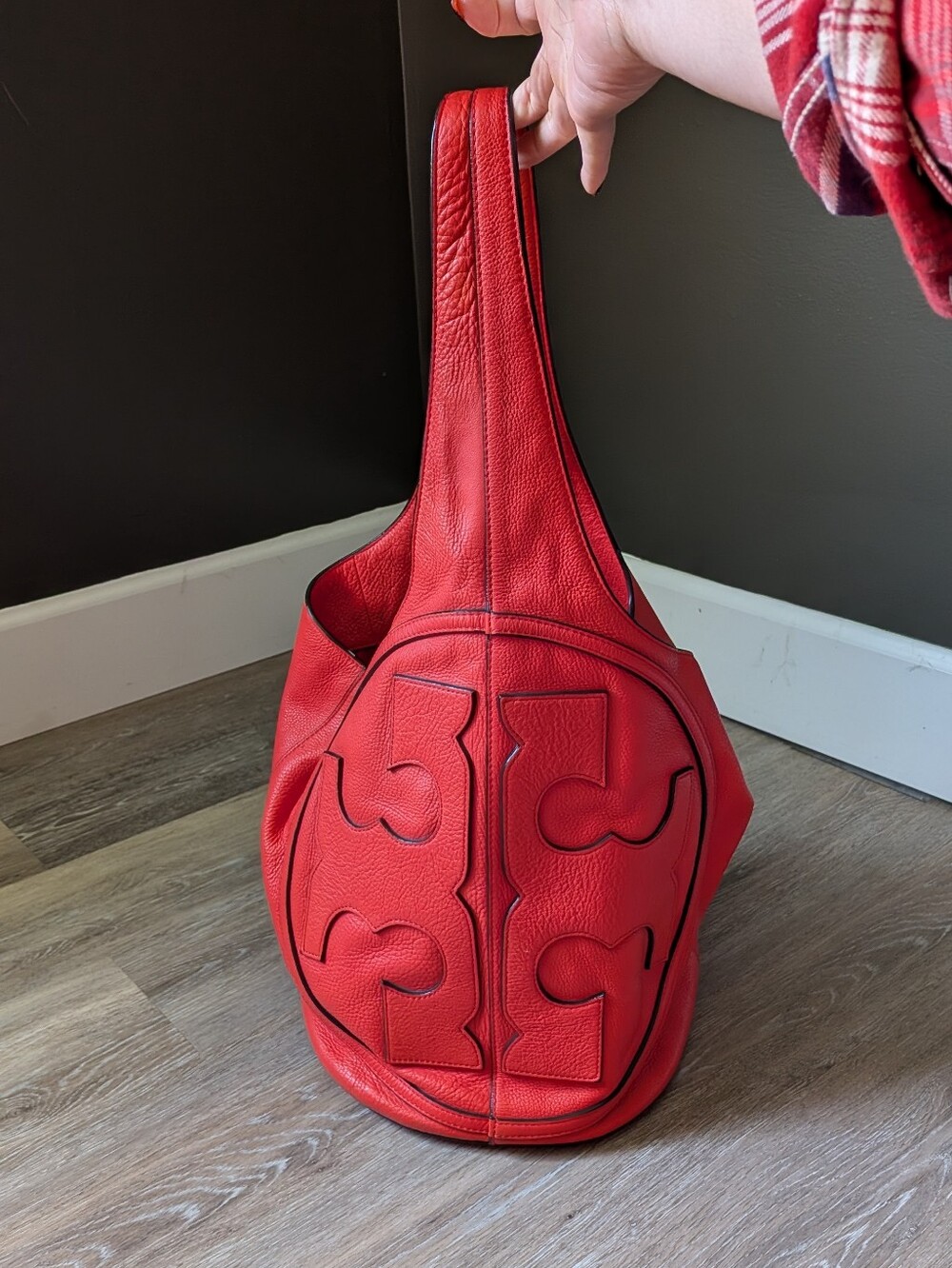 Rare Tory Burch All T Burnt Orange Pebbled Leather Hobo Shoulder Bucket Bag